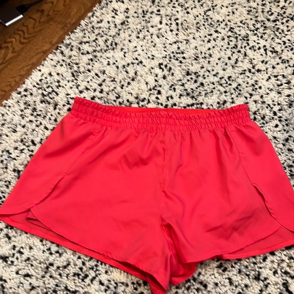 Girlfriend Trail Short - size M